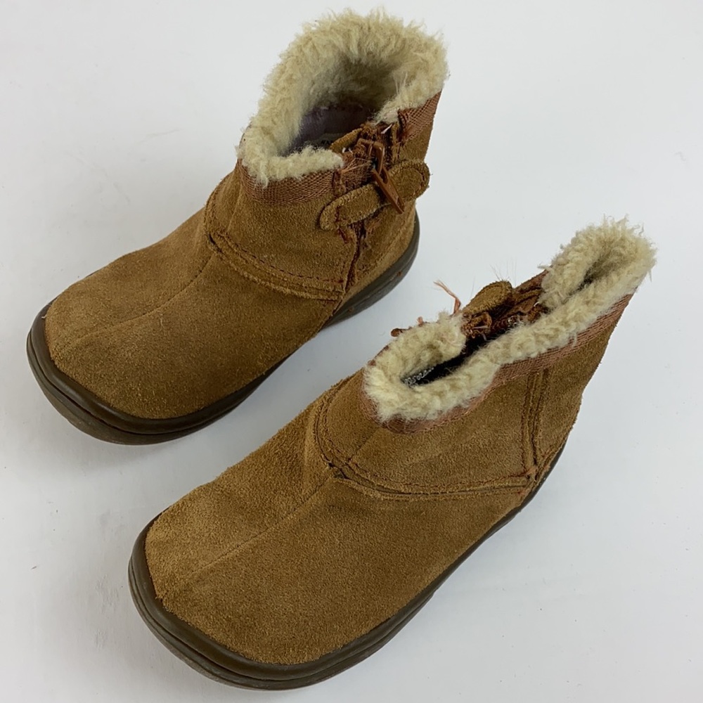 Stride Rite girls suede booties Size 5.5 - Picture 2 of 8